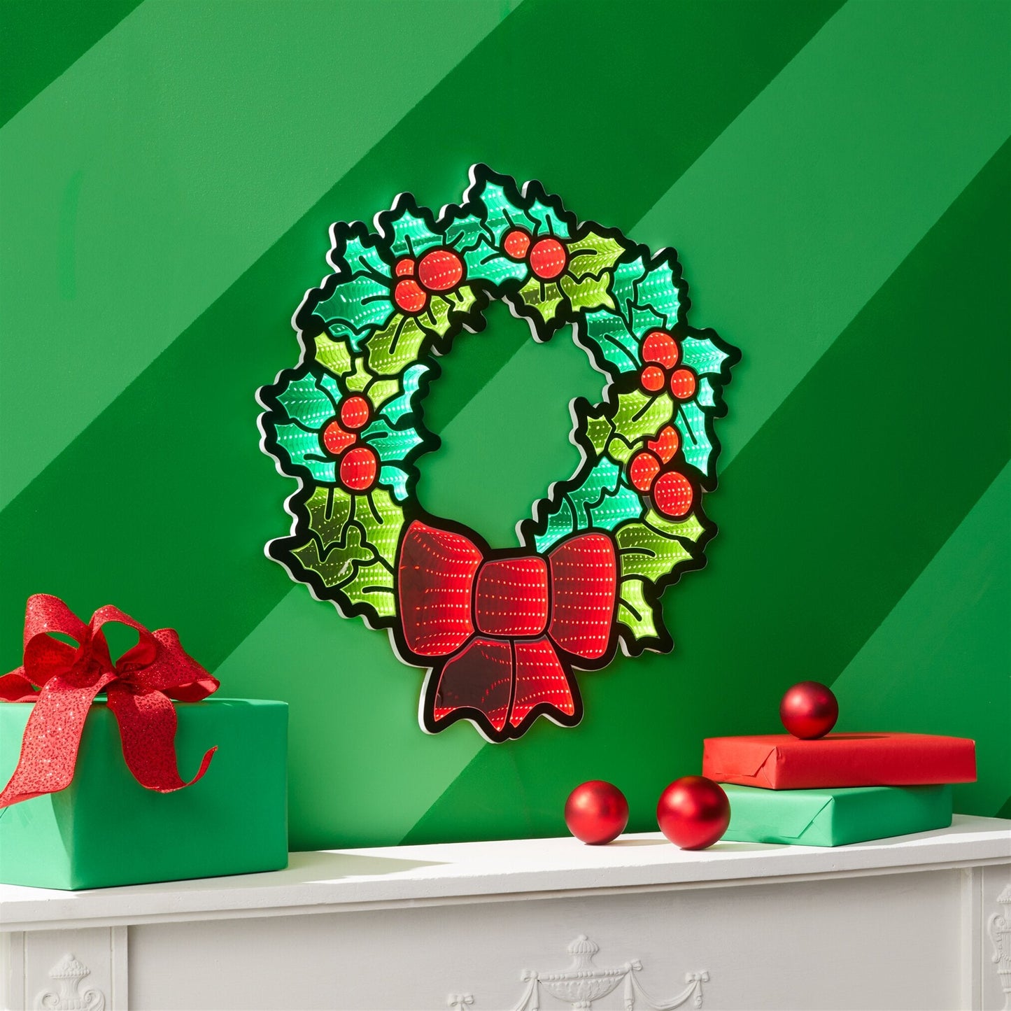 Holly Wreath W/Bow Infinity Light, Acrylic w/UL Plug, 24"