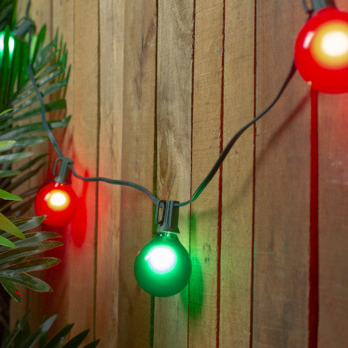 15-Count Red and Green G50 Globe Christmas Light Set, 13.5 ft Green Wire